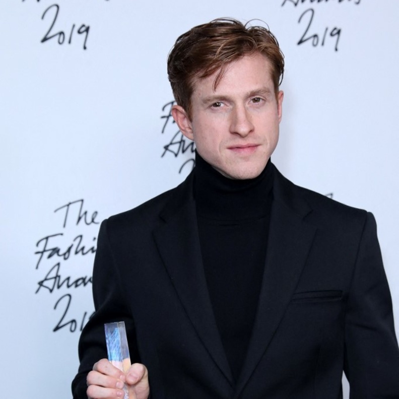 تم تعيينه Daniel Lee مديرا إبداعيا لعلامة Bottega Veneta عن عمر يناهز 32 عامًا في عام 2018