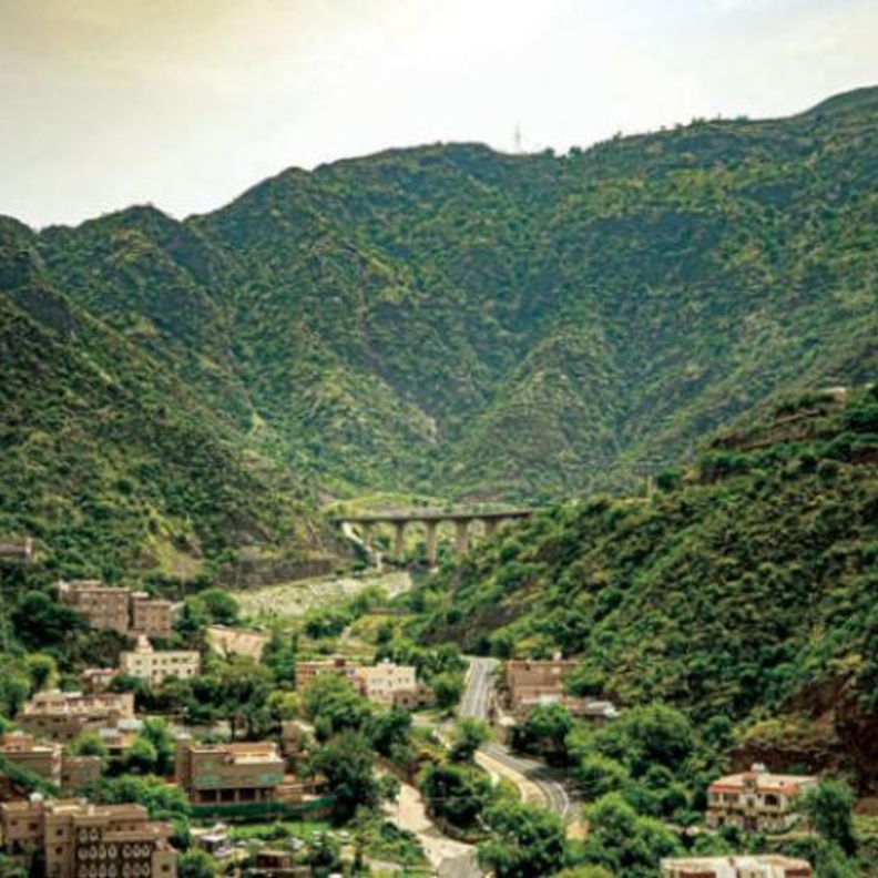 جبل السودة وجهة سياحية مثالية للاستمتاع بجمال الطبيعة