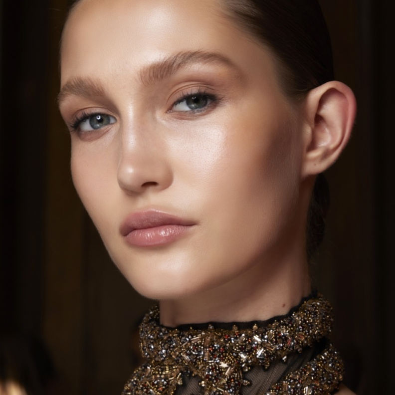 حيل لتكبير الشفاه وإظهارها ممتلئة