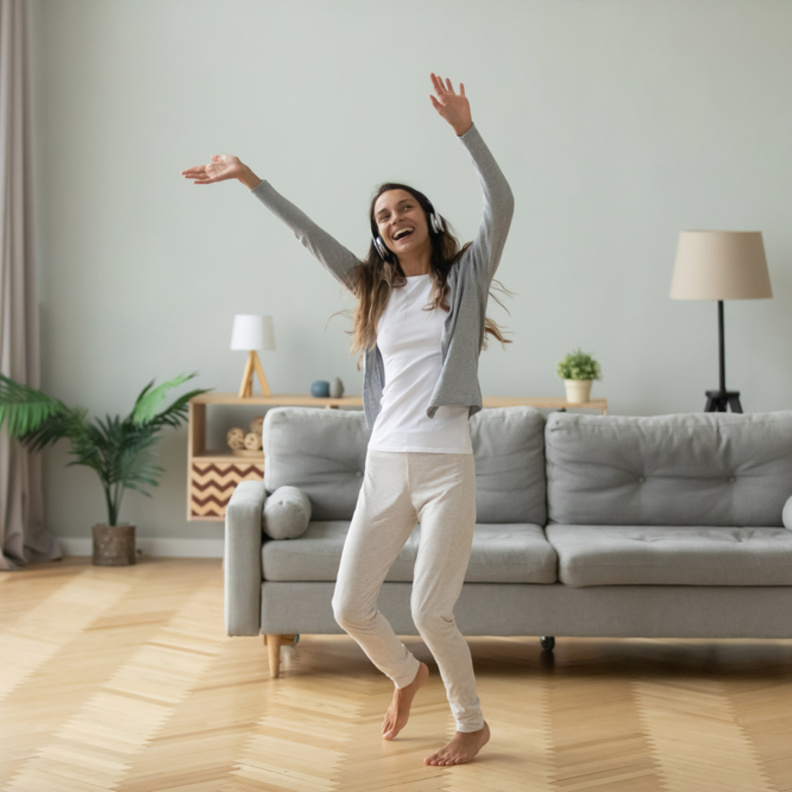 أهم العناصر التي تساعدك على تحسين مزاجك.. تعرفي عليها