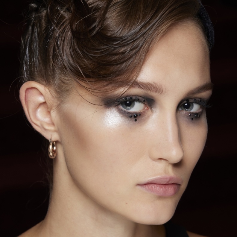 Armani مكياج الجفن السفلي من عروض