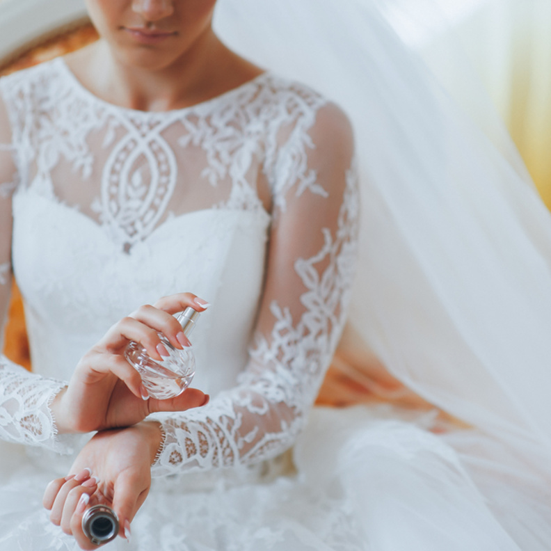 ركزي في وضع العطر على مناطق النبض