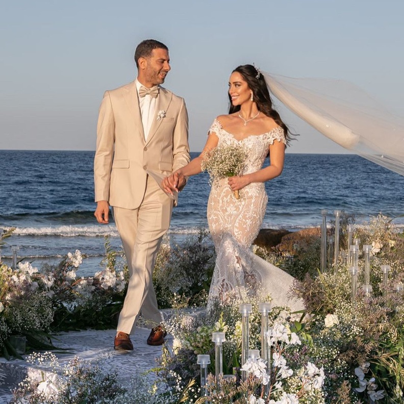 زواج محمد فراج وبسنت شوقي على الشاطئ 