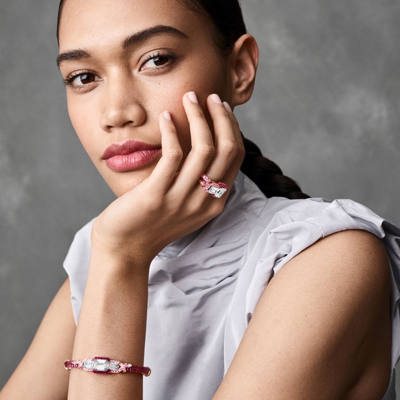 سوار Lacis Mystérieux من فان كليف أند آربلز Van Cleef & Arpels