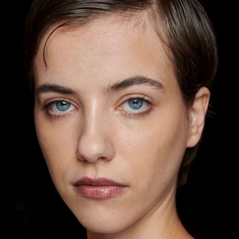 استشاري التجميل دكتورة نشوى  تجيب لموقع هي على كل التساؤلات التي تشغِل المرأة بخصوص الزوائد الج