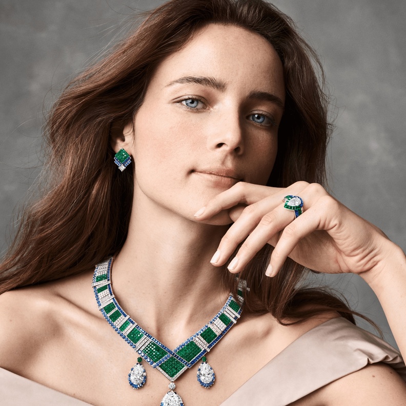 طقم Chevron Mystérieux الفخم من فان كليف أند آربلز Van Cleef and Arpels