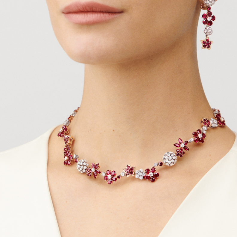 طقم Folie des près من فان كليف أند آربلز Van Cleef and Arpels