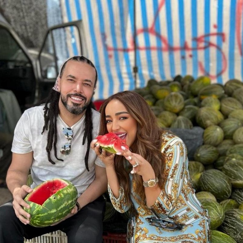 عبد الفتاح الجريني وجميلة البدوي في شهر عسلهما في اسبانيا