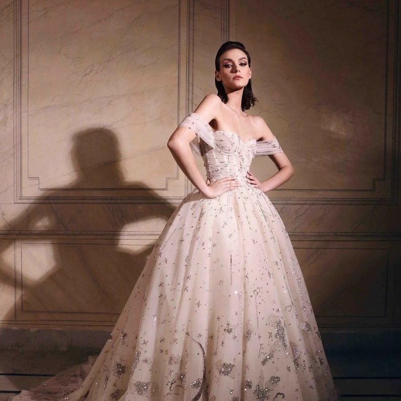 11 فستان زفاف يجب رصدها لخريف وشتاء 2023