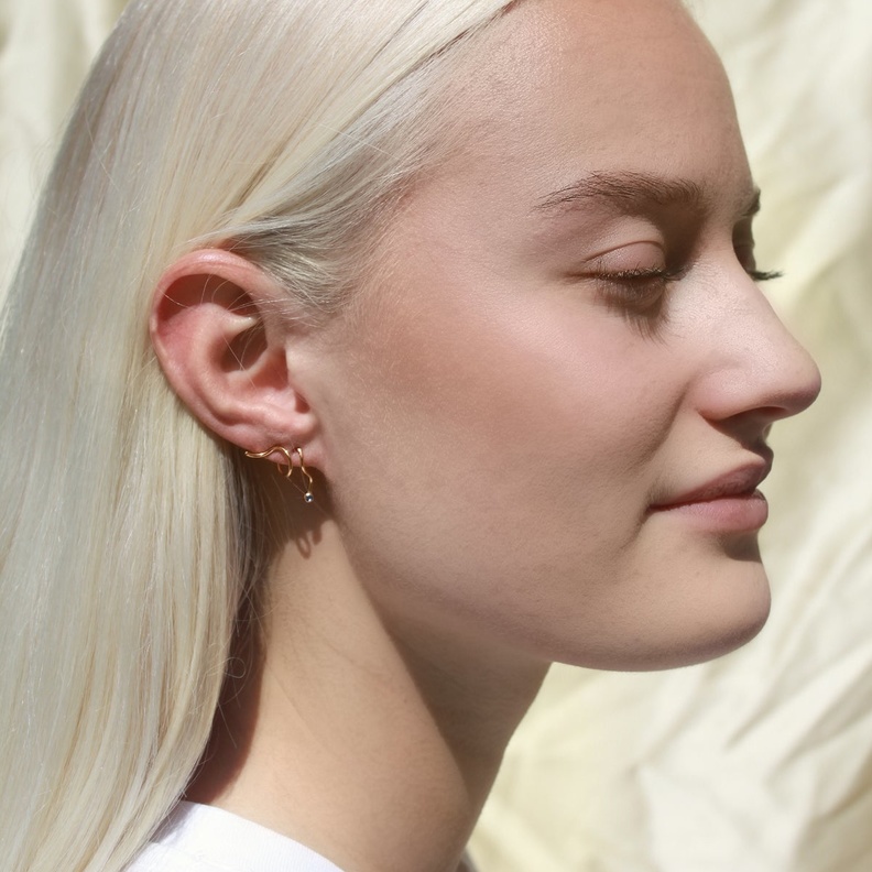 قرط بواكاي Puakai earring من بيرنيل لوريسن Pernille Lauridsen