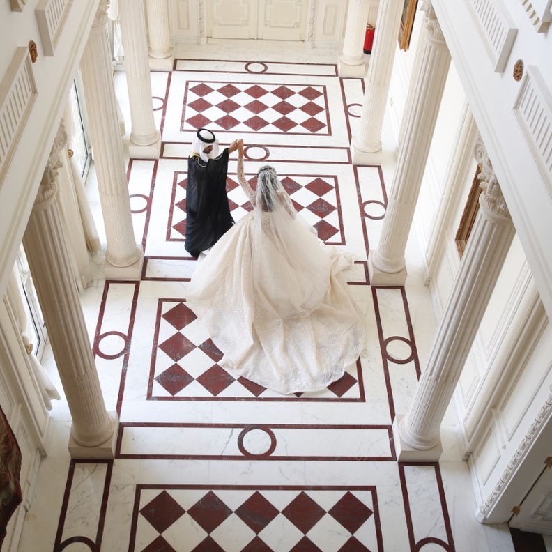 لقطة لعروسين من المصورة السعودية رجاء العمودي