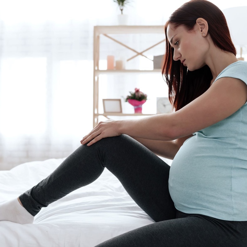 ما هي أسباب خشونة الركبة عند الحامل