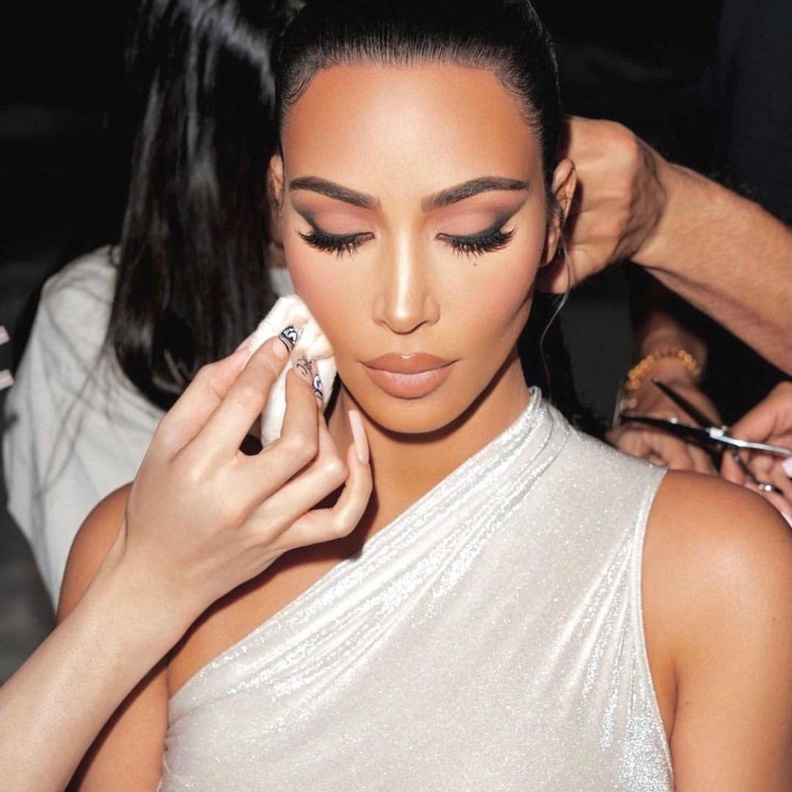 أي مكياج يناسب امرأة برج الميزان الساحرة والقوية