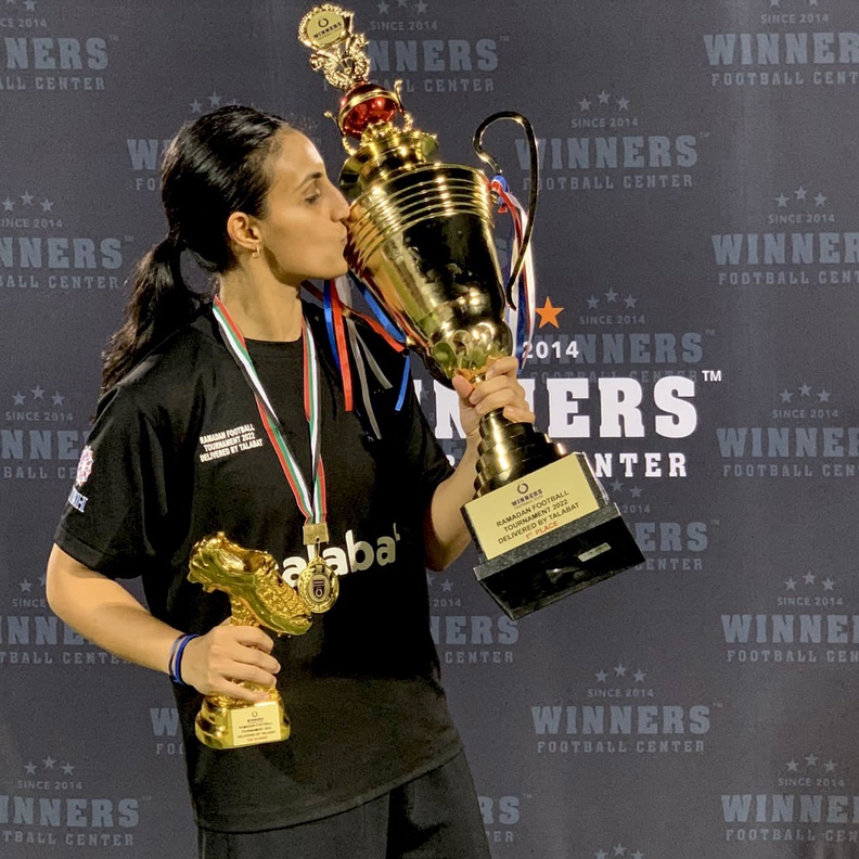 منيرة الحمدان المتوجة بأول دوري نسائي في السعودية