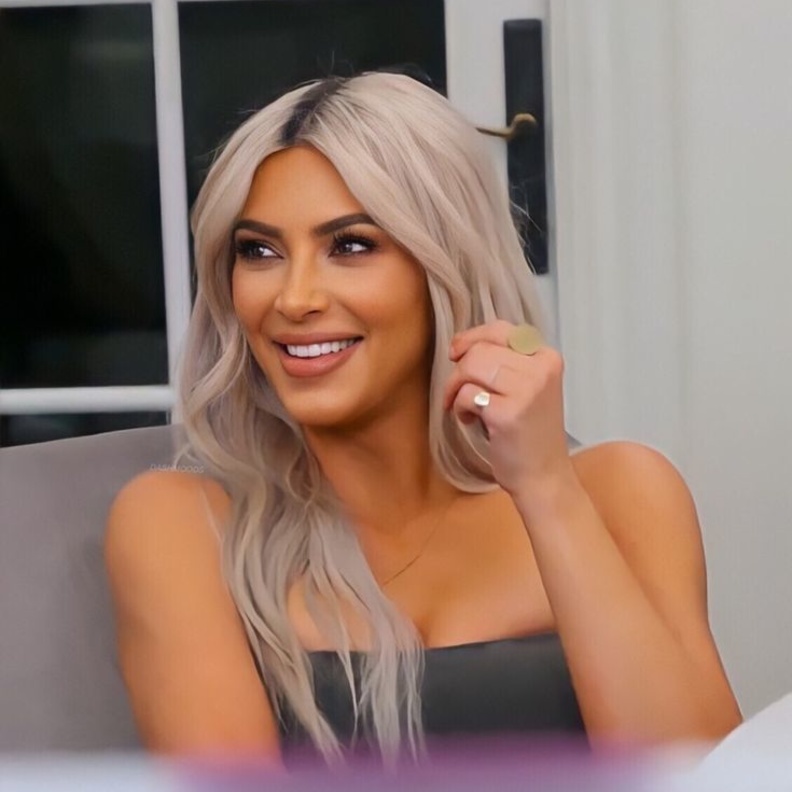 نجمة تلفزيون الواقع كيم كارداشيان