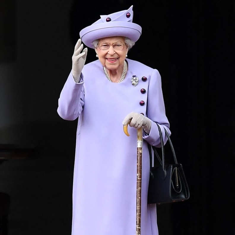 الملكة اليزابيث 