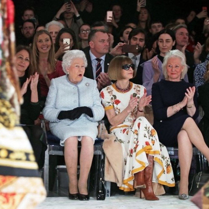 Burberry وRaf Simons يعلقان مشاركتهما في أسبوع الموضة القادم في لندن حداداً وإحتراماً 