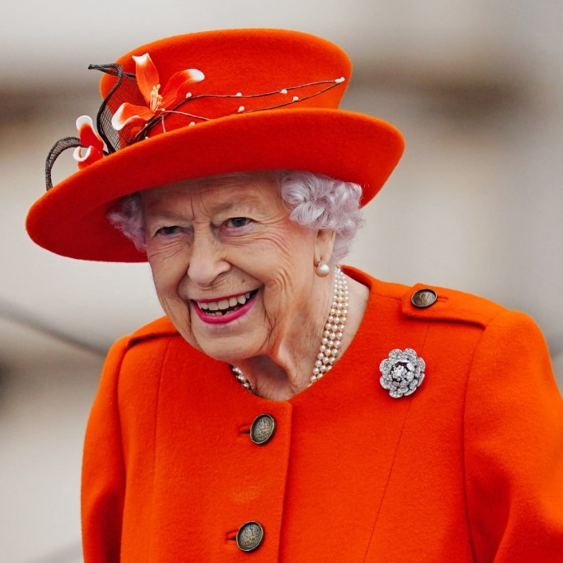 البروش كلمة سر الملكة إليزابيث لتوصيل رسائلها الخفية