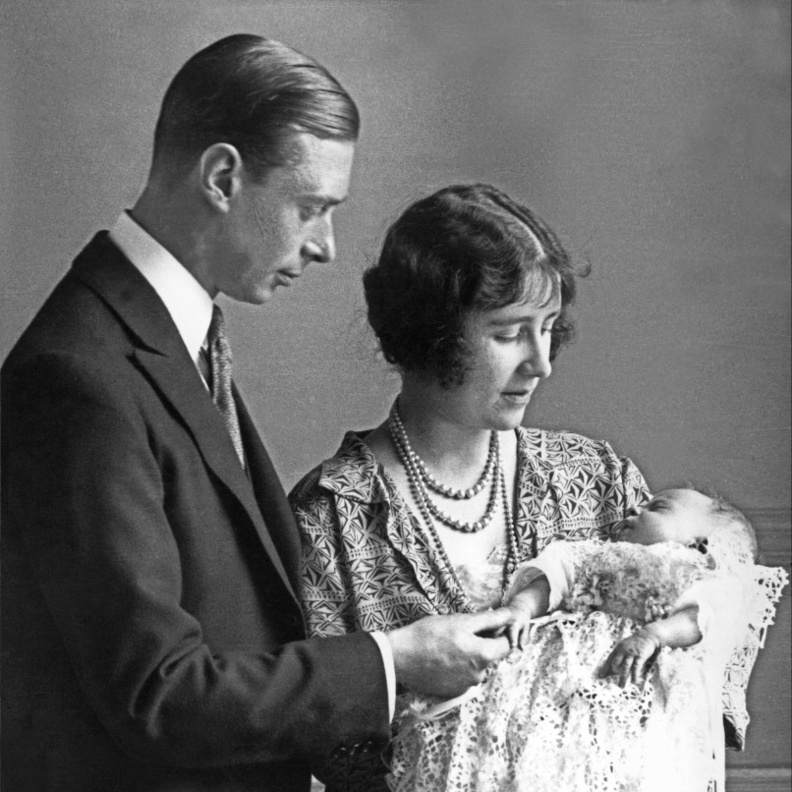  ماذا حدث للعالم في عام ميلاد إليزابيث الثانية ملكة بريطانيا؟