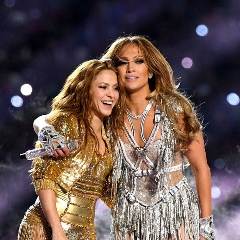 جينيفر لوبيز وشاكيرا