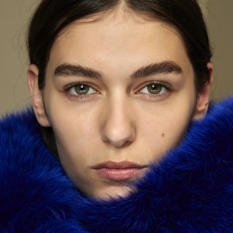 العناية بمحيط العينين من وحي دار Alexandre Vauthier