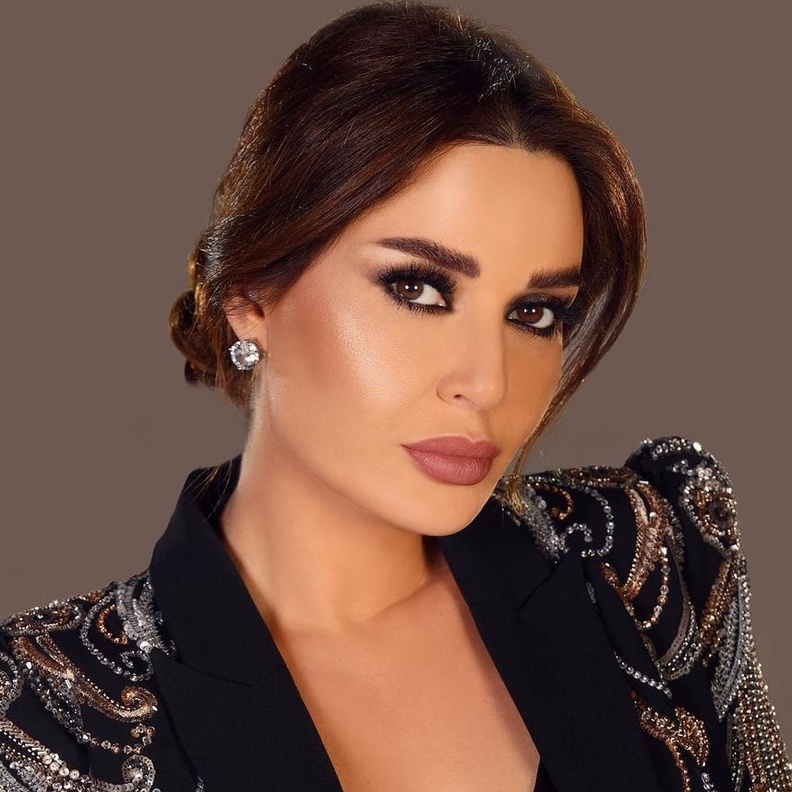 رسمات حواجب لم تبطل موضتها منذ سنوات بأسلوب النجمات العرب