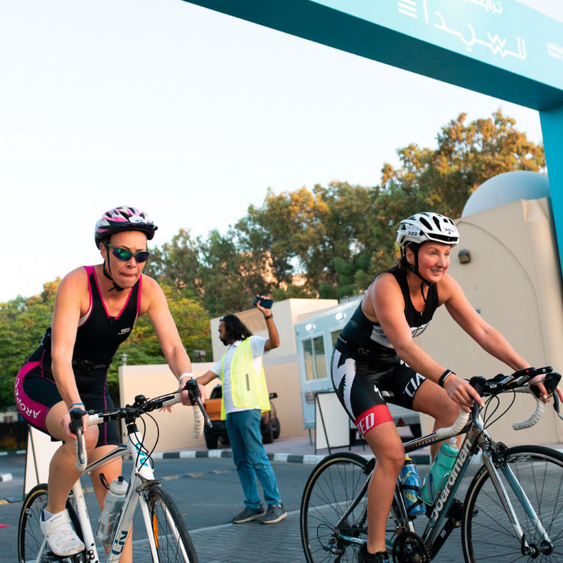 انطلاق فعاليات ترايثلون دبي للسيدات 2022 