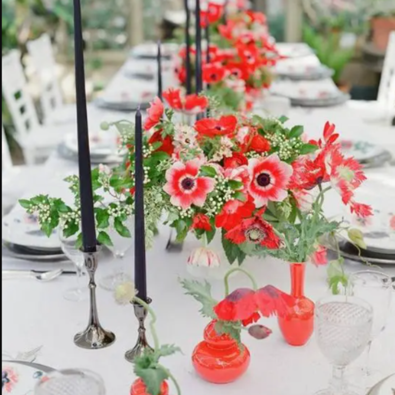 أفكار رائعة لحفلات الزفاف بزهور شقائق النعمان