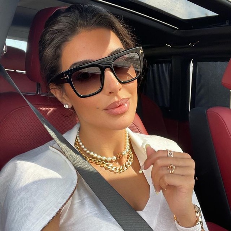 ياسمين صبري بقلادة ديور Dior