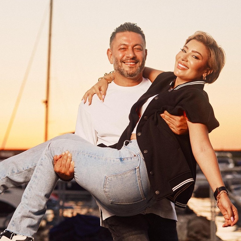 زياد برجي مع زوجته