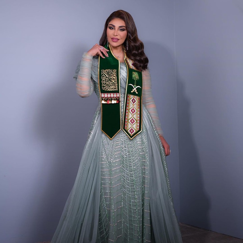 إطلالة ملكية للفنانة أحلام في حفلها باليوم الوطني السعودي