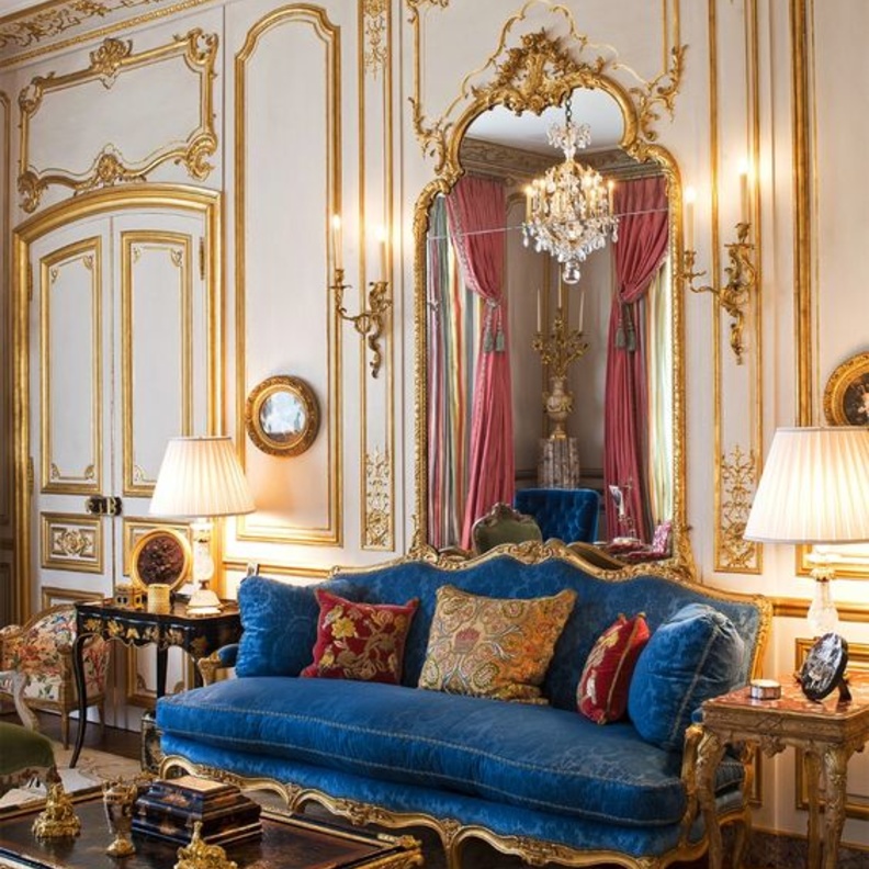 صالون كبير بطراز "ريجانس" ولمسات مذهّبة من تصميم "بريان جاي ماكارثي" Brian J. McCarthy في أتلانتا