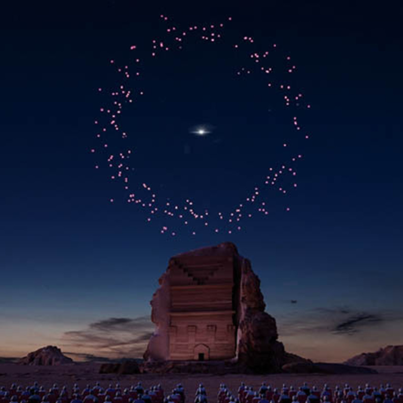 سكاي ماجيك.. عرض ضوئي ساحر بطائرات الدرون في سماء العلا