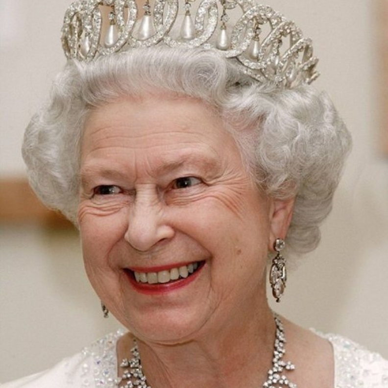 كاملا باركر ترث أغلى القطع من صندوق مجوهرات الملكة إليزابيث الثانية