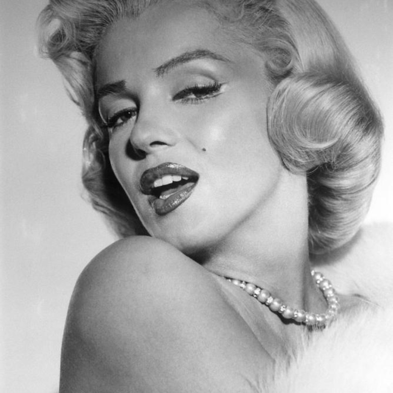 أفخم مجوهرات الغريمتين مارلين مونرو وجاكلين كينيدي