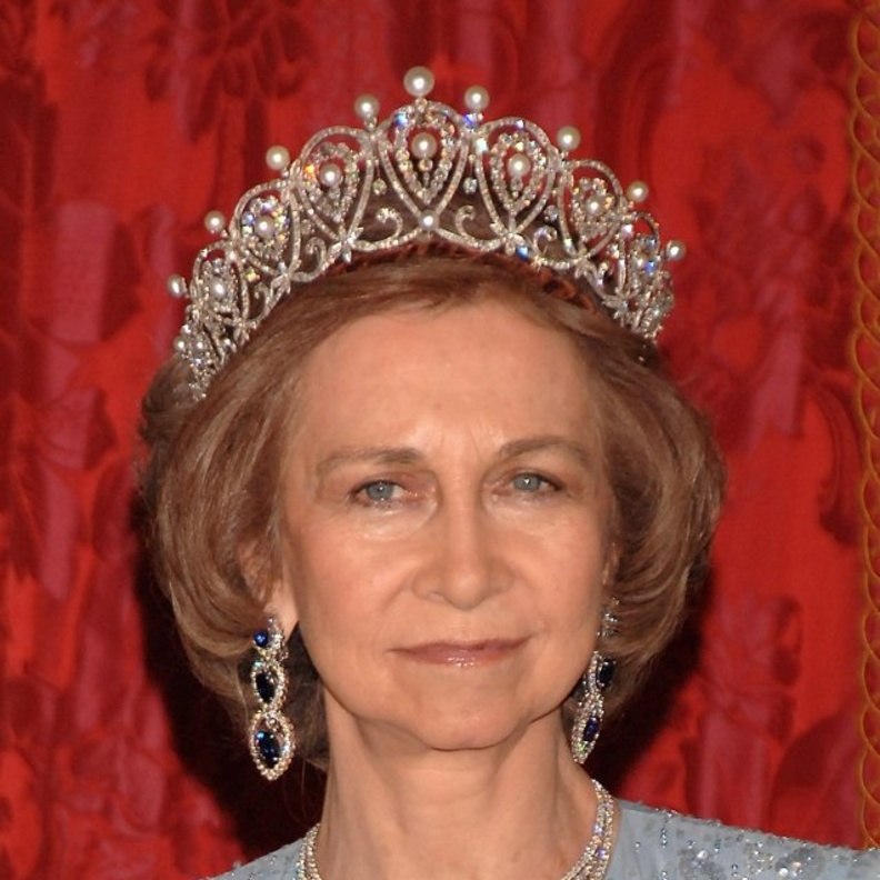 أفخم مجوهرات ملكات العالم من توقيع دار كارتييه Cartier العريقة