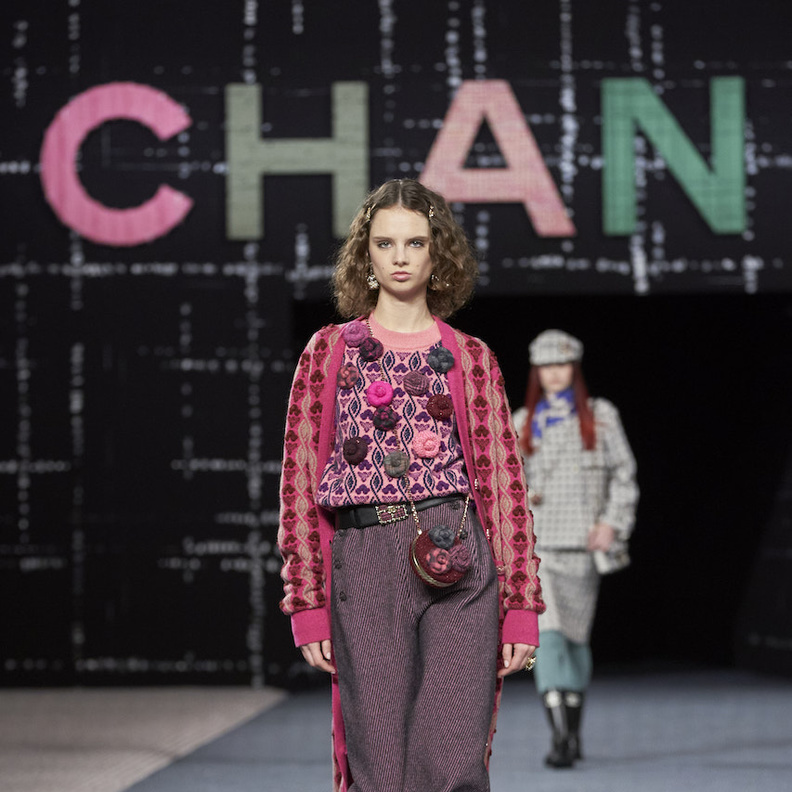 أفكار مختلفة لتنسيق الكارديغان الطويل في الخريف 