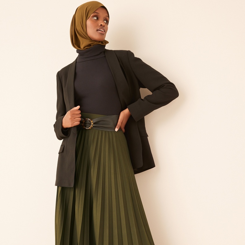 ماركة NEXT تطرح أول تشكيلة على الإطلاق للملابس اللائقة