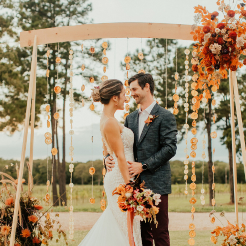 أفكار رائعة لديكور طاولات حفلات الزفاف الخريفية