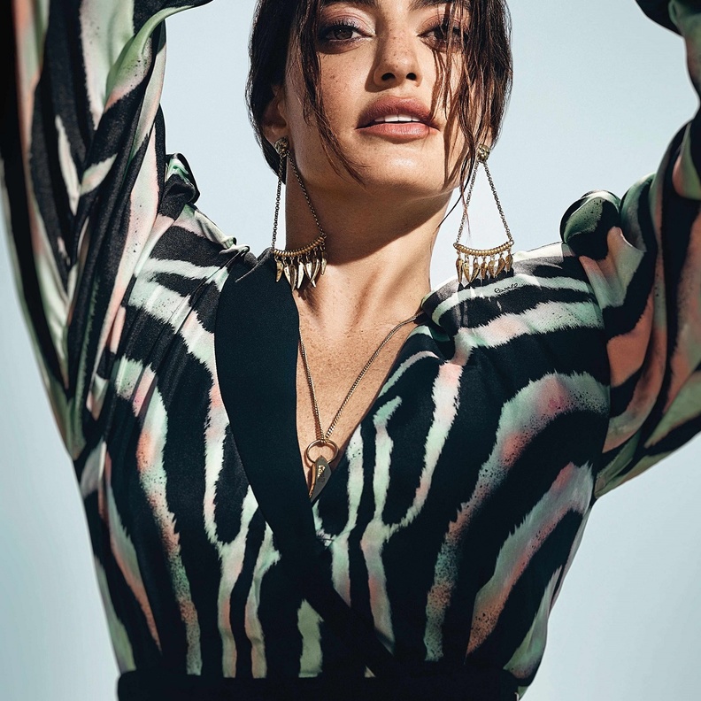 جلسة تصويرية وحوار مع نجمة غلاف عددنا الإلكتروني رائدة الأعمال وأيقونة الأناقة Karen Wazen