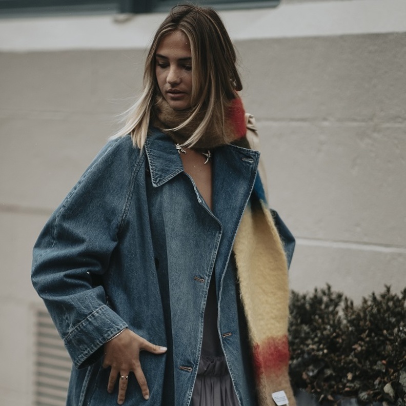 تنسيق الوشاح لإطلالات خريفية عصرية على الموضة بأسلوب Street style