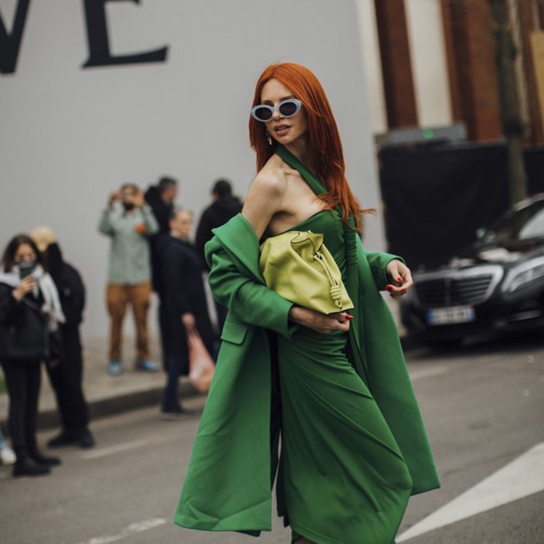 الأخضر لون العلم والطبيعة..في اليوم الوطني السعودي نستعرض أبرز التصاميم العالمية بهذا اللّون