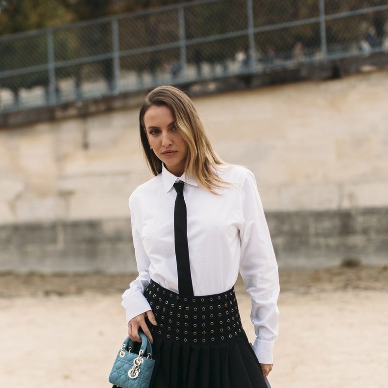 أفكار تنسيق القميص الساحر بطرق مختلفة