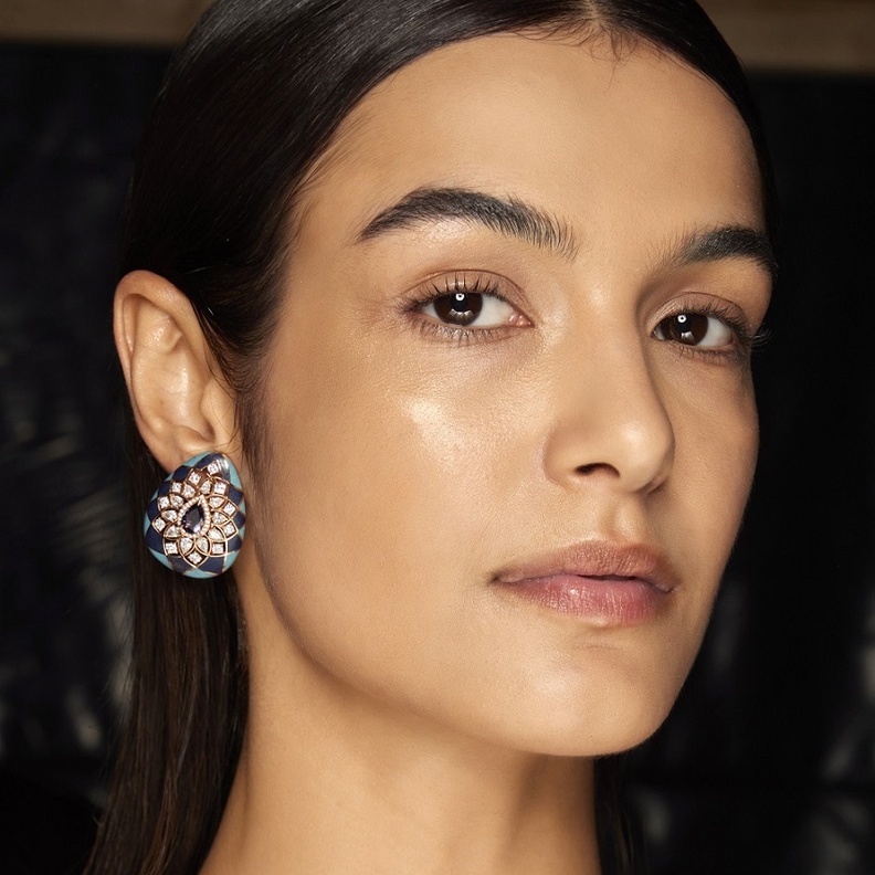 علاجات جمالية بسيطة لمشاكل البشرة في الخريف