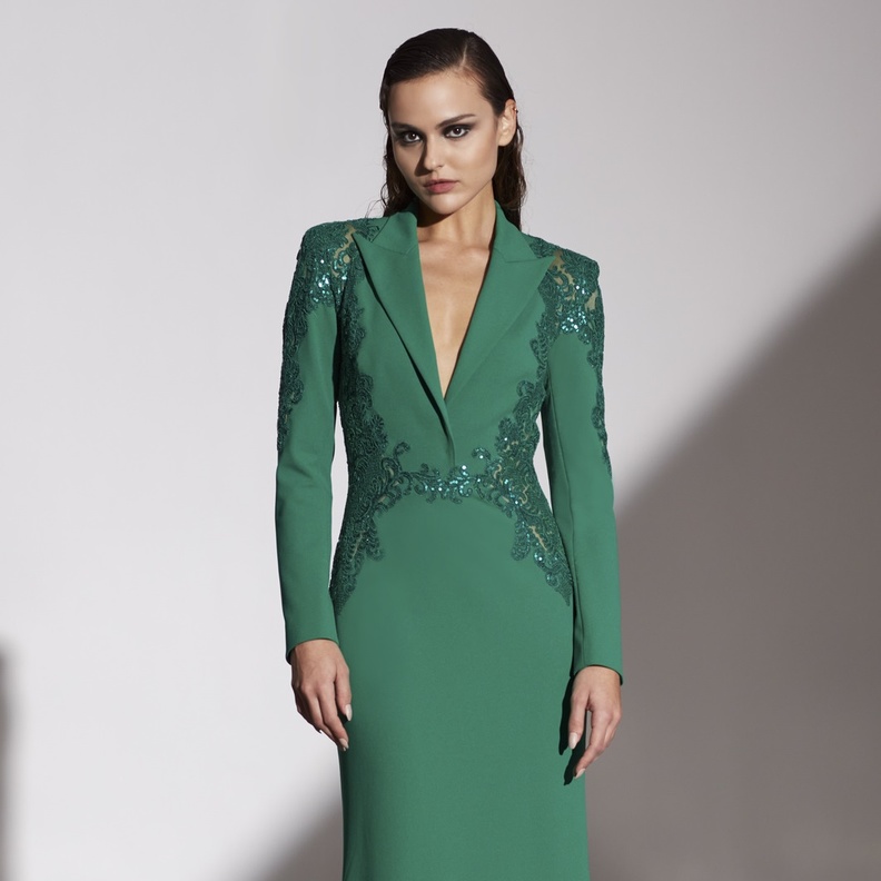   فساتين باللون الاخضر الزمردي بمناسبة اليوم الوطني السعودي 92