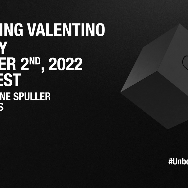 بث مباشر لعرض أزياء Valentino للملابس الجاهزة مجموعة ربيع صيف 2023