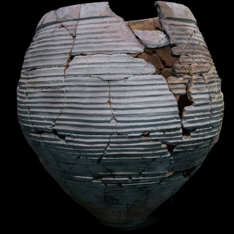 أضخم جرة فخارية في الإمارات والمنطقة في حضرة متحف الشارقة للآثار