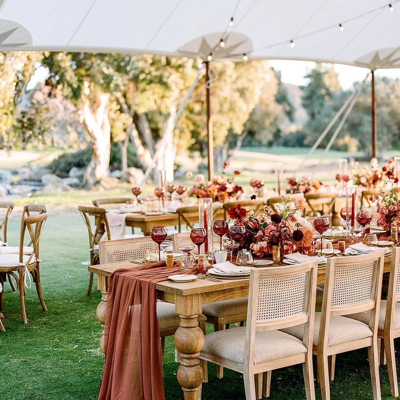 مميزات إقامة حفل الزفاف في فصل الخريف