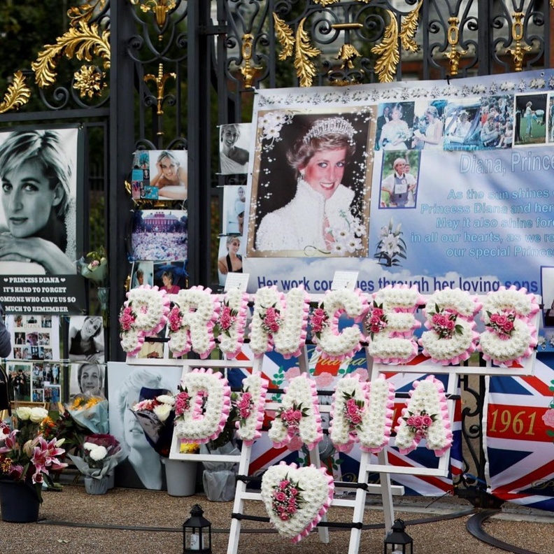 معرض جديد يحتفي بذكرى الأميرة ديانا يضم 700 قطعة ملكية أصلية