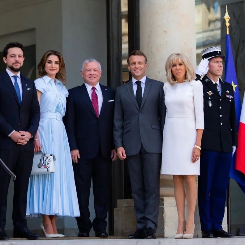 ملك وملكة الأردن يزوران فرنسا في زيارة رسمية بصحبة الأمير الحسين